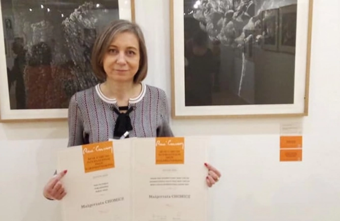 Małgorzata Chomicz, olsztynianka i wykładowczyni Wydziału Sztuki UWM, została podwójną laureatką Międzynarodowej Nagrody Rene Carcan 2020.